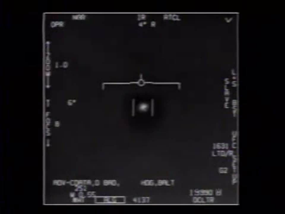 Cuadro del video FLIR1 de la Marina de EE.UU. (2004)